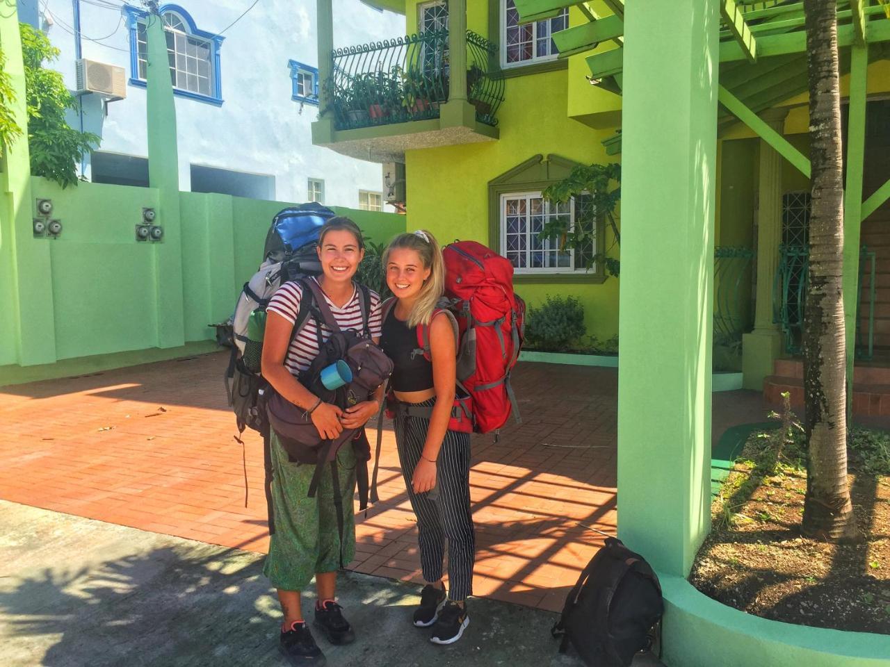 Yaad Hostel Монтего Бей Екстериор снимка