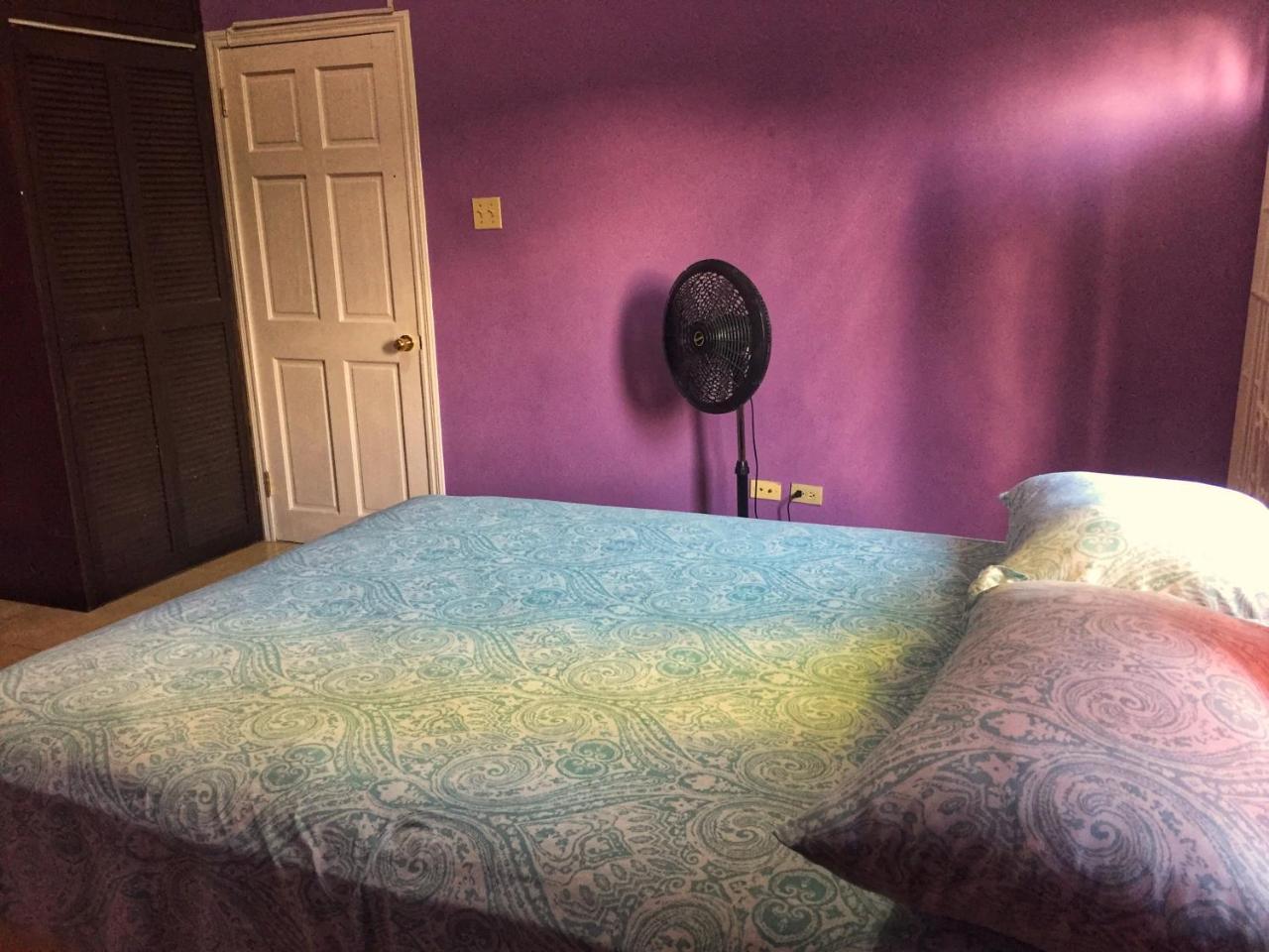 Yaad Hostel Монтего Бей Стая снимка